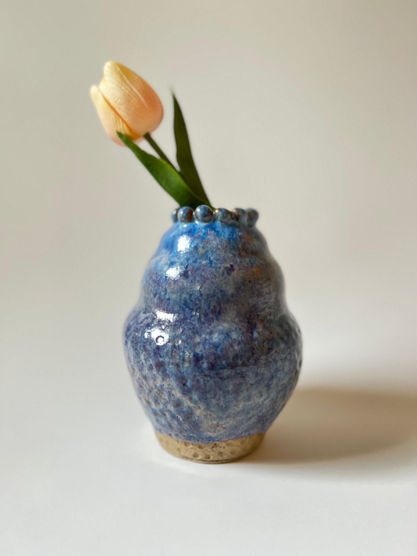 Bubble bead vase
