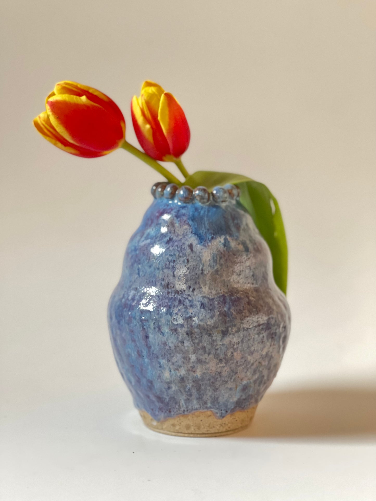 Bubble bead vase