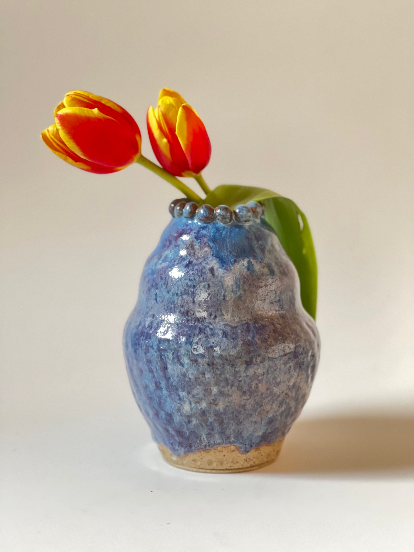 Bubble bead vase