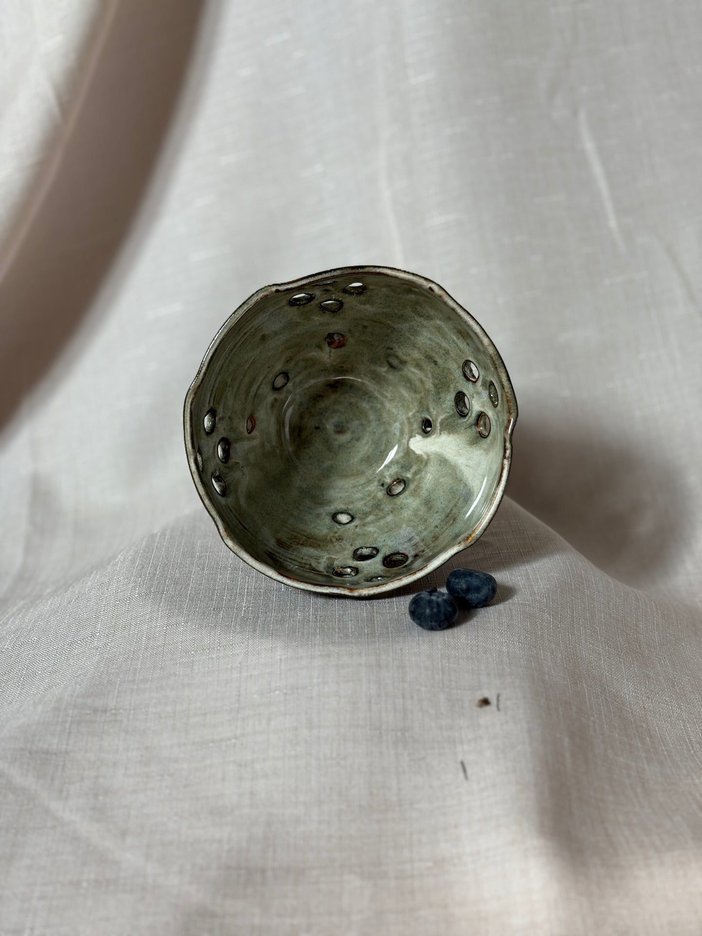 Mini Berry Bowl ( in built drip dish )- - River forest