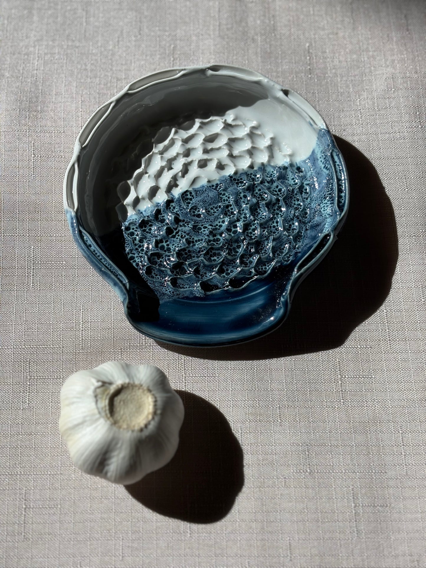 Garlic Grater -  Icy beach