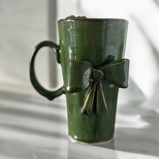 To-Go Bow Cup with handle