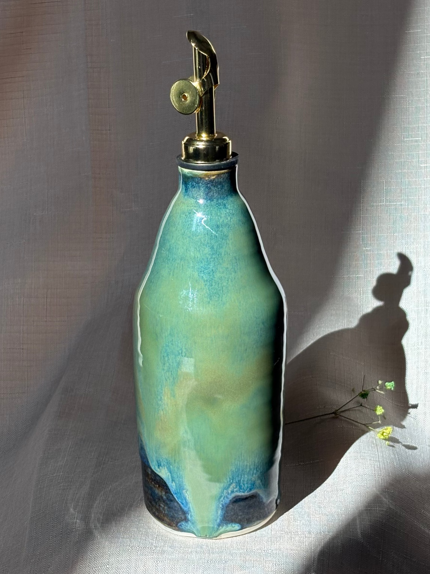 Oil Pourer - Green river