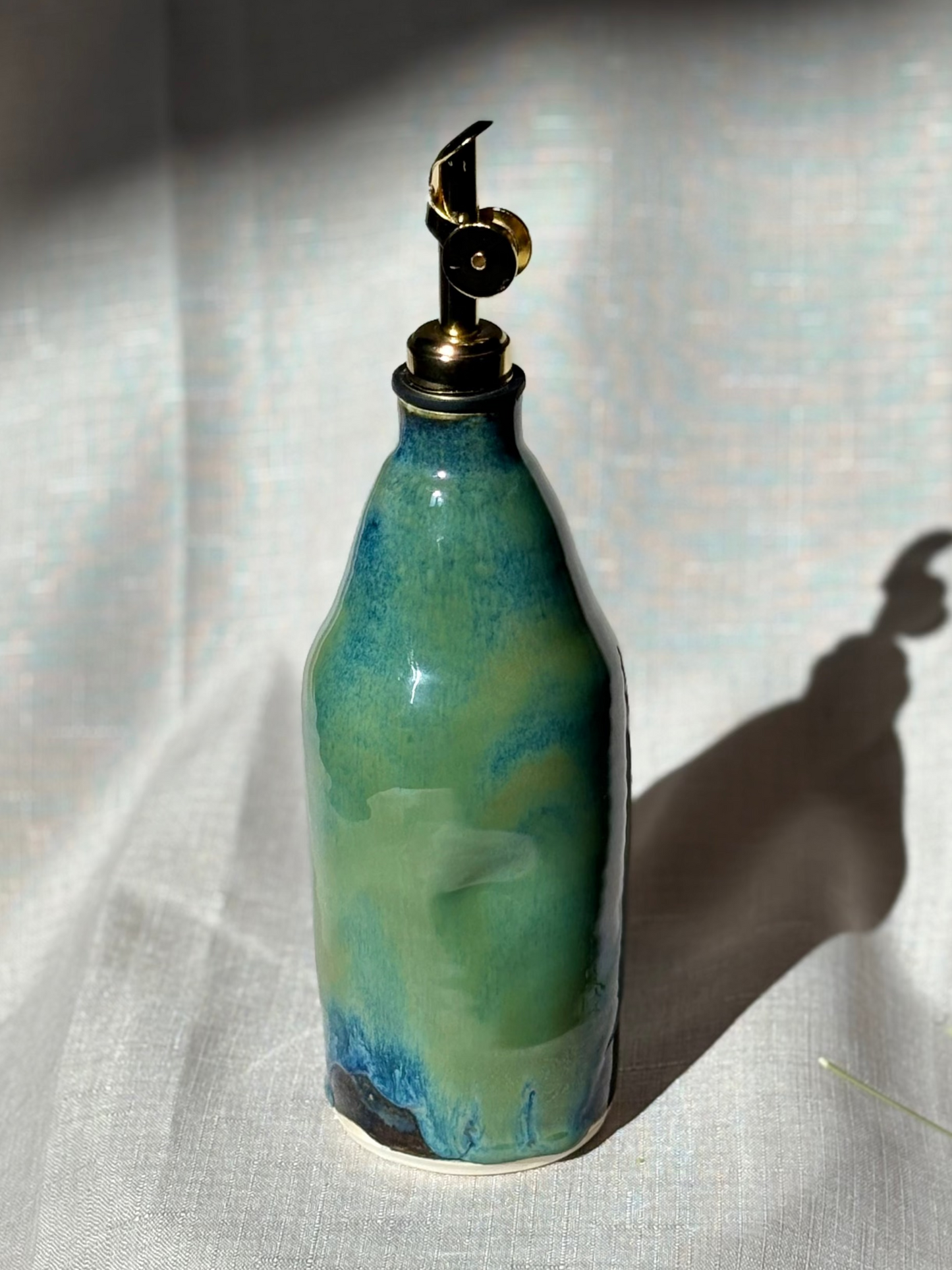 Oil Pourer - Green river