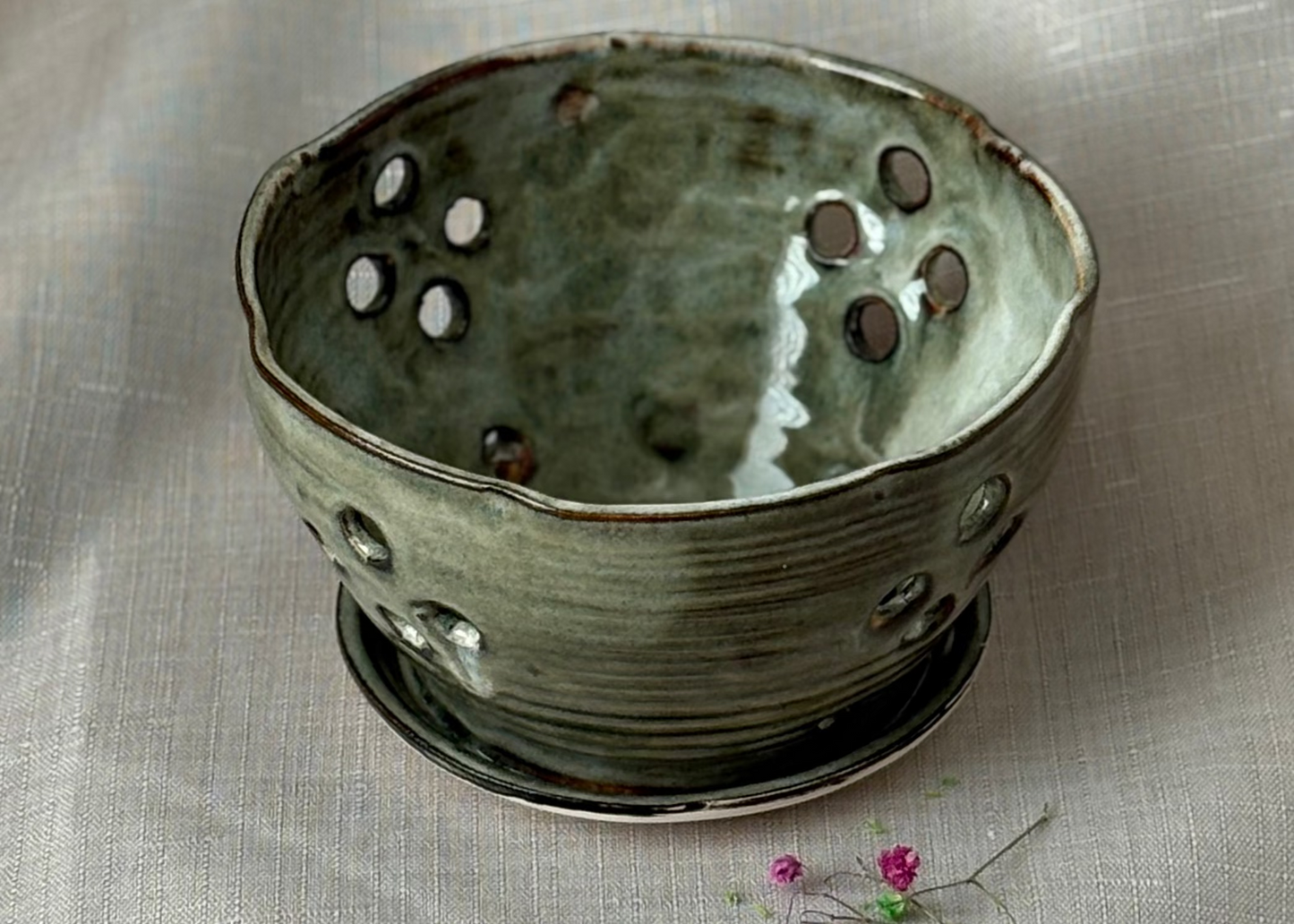 Mini Berry Bowl ( in built drip dish )- - River forest