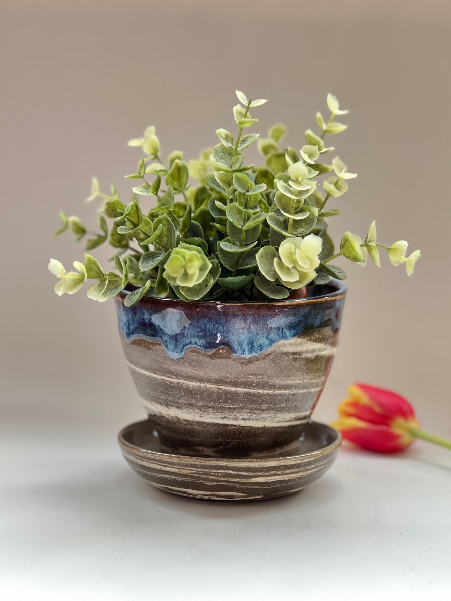 Marbled planter with drip plate